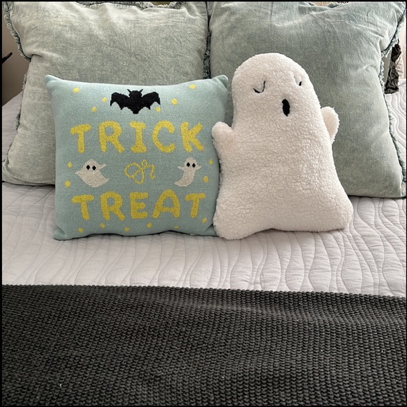 Pastel Trick or Treat Halloween Pillows - Picture 3 of 6